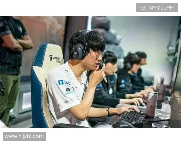 深入探讨FPX战队在比赛中的团队配合与数据分析表现